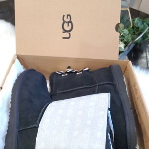 UGG BOOTS SIZE 4